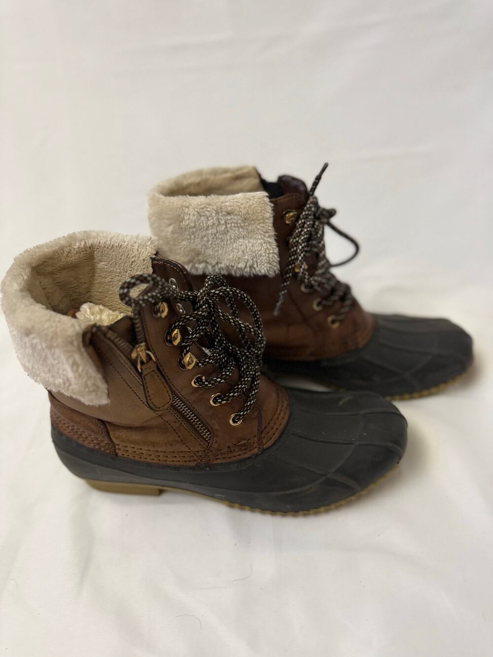 Tommy Hilfiger Women’s Size 9M Brown Faux Fur Lined Lace-Up Duck Boots